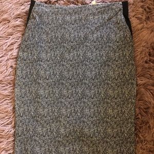 Pencil Skirt with stretch to hug
